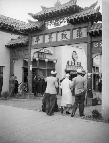 Standing at the Hill Street Gate, New Chinatown