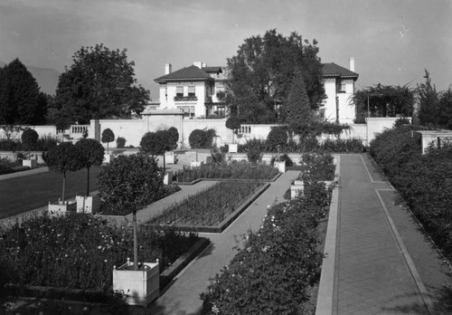 Gardens, Merritt's residence