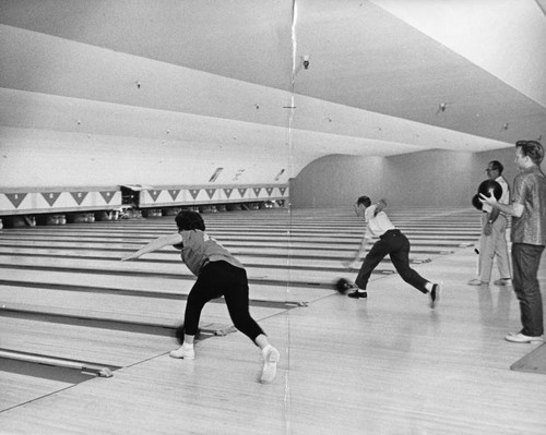 San Fernando Valley bowling alley