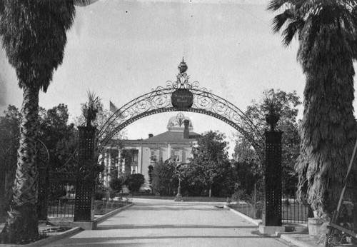 Gated entrance to Singleton Court