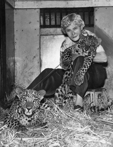 Mabel Stark with cubs