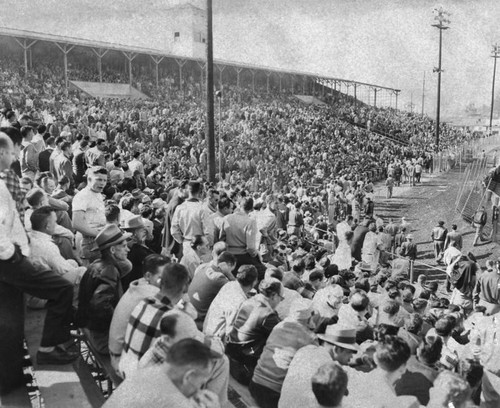 Union members pack Culver City Stadium