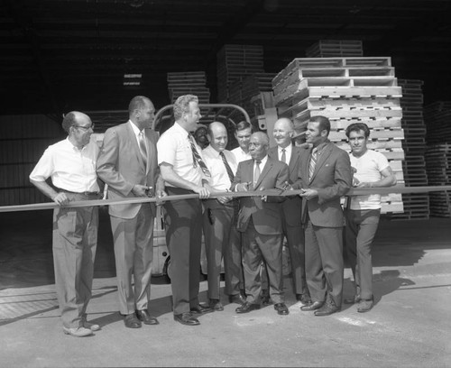 City Council Visits Modern Materials Co