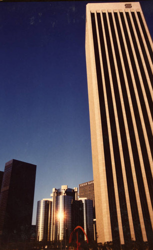 Sun light reflected in Bonaventure windows