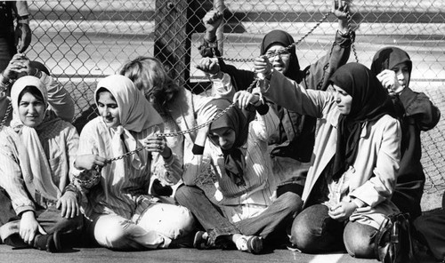 Female Iranian demonstrators