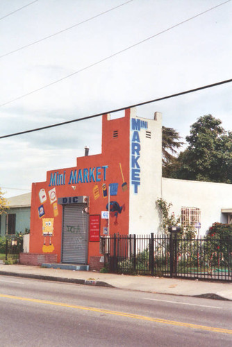 Mini Market, exterior