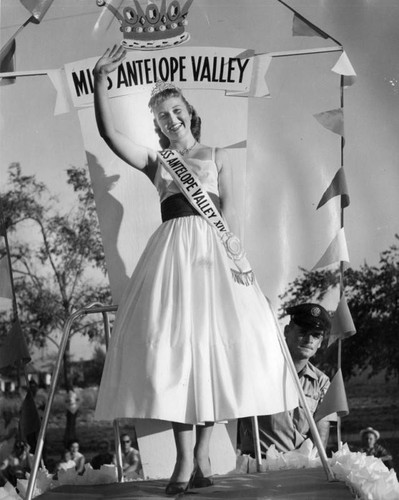 Miss Antelope Valley reigns at fair