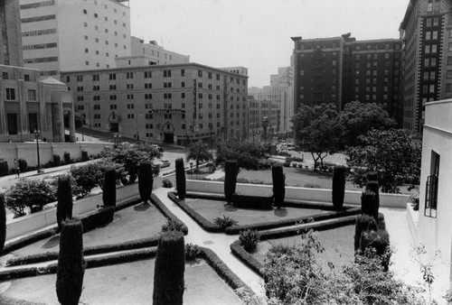 Landscaped walkway, Central Library