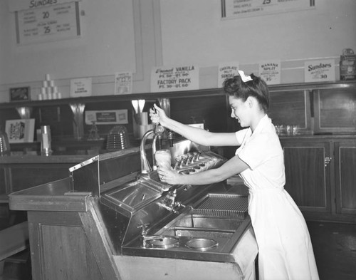 Creating a Currie's Ice Cream treat