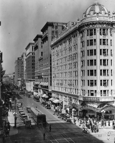 Pantages Theatre exterior and street