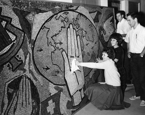 Trinity Presbyterian youth group puts final polish on mosaic