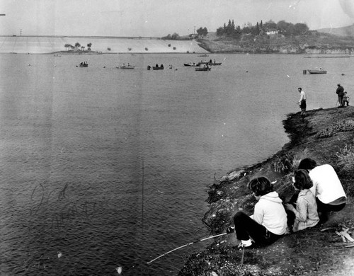 Fishing at Puddingstone