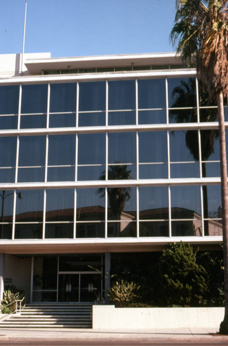 Wilshire Boulevard office building