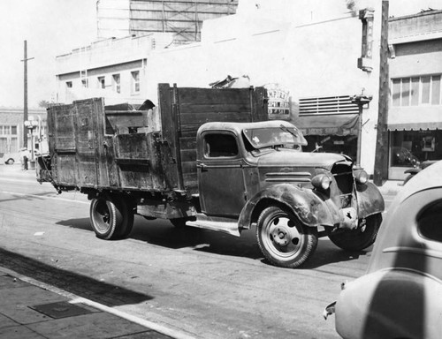 Early days rubbish truck