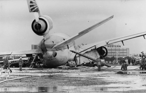 Continental plane crash at LAX