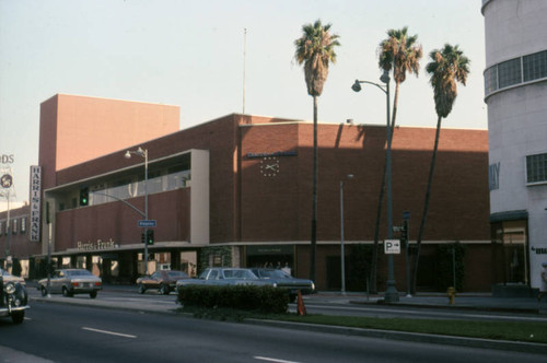 Harris & Frank store, Wilshire Boulevard