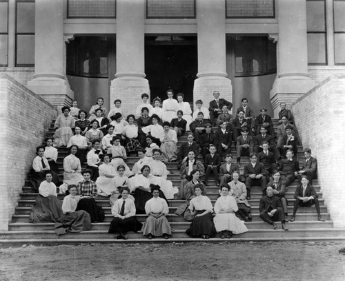 1907 class at South Pasadena High School