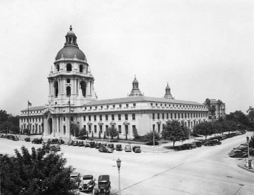 Pasadena City Hall, exterior view