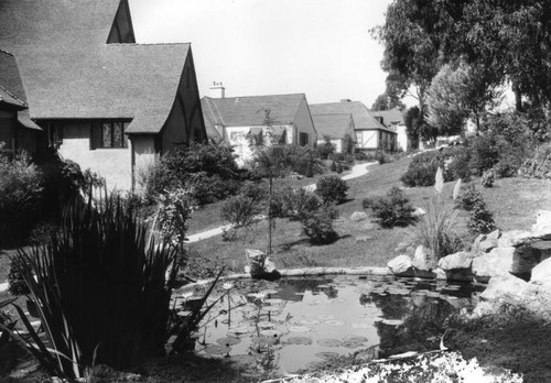 Bungalows, Huntington Hotel