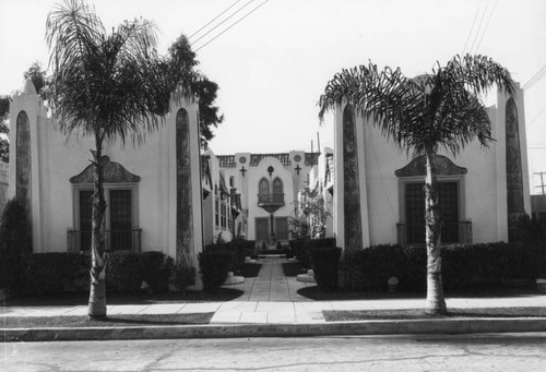 Ardmore Avenue bungalow court