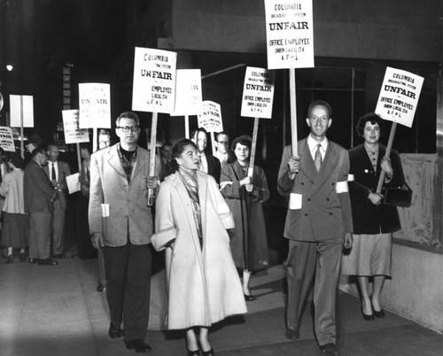 Picket lines around CBS plants