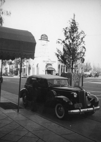 Wilshire northwest, Beverly Hills Brown Derby