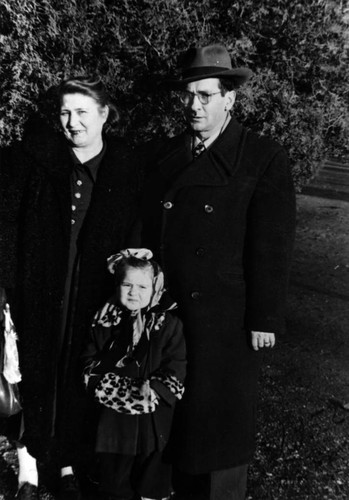 Portrait of Elmire Budak with parents in Turkey