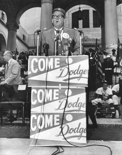 Mayor Poulson welcomes Dodgers to L.A