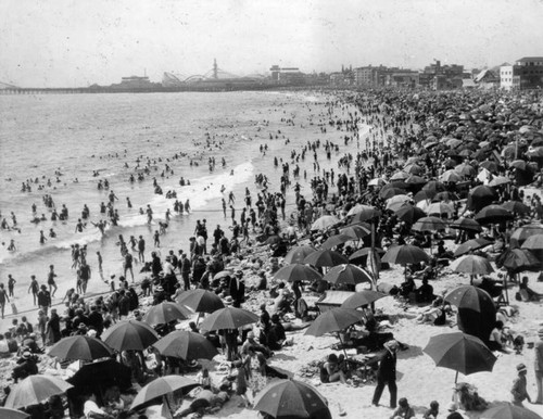 Huge crowds on Venice Beach