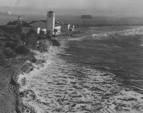 High tide at Cabrillo Beach