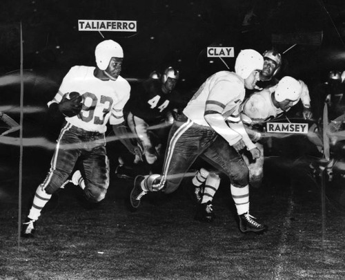 George Taliaferro makes 1st down