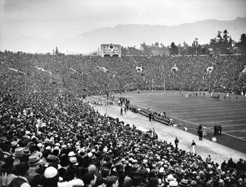 Game at the Rose Bowl, 1939