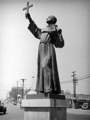 Fray Juni´pero Serra statue