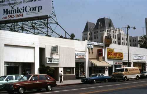 Shopping center, Wilshire Boulevard