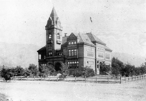 Washington School, exterior