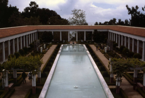 Reflecting pool, outer peristyle, J. Paul Getty Museum