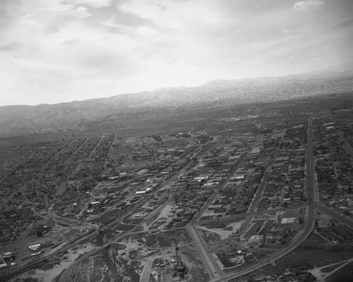 Aerial view of Taft, looking west