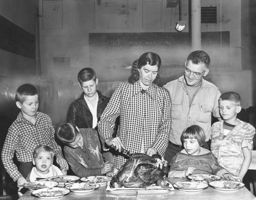 Needy family's Thanksgiving dinner