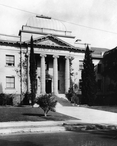 Pillars at entrance, John Muir High School