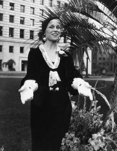 Peggy Hamilton, "hostess" of L.A., view 4