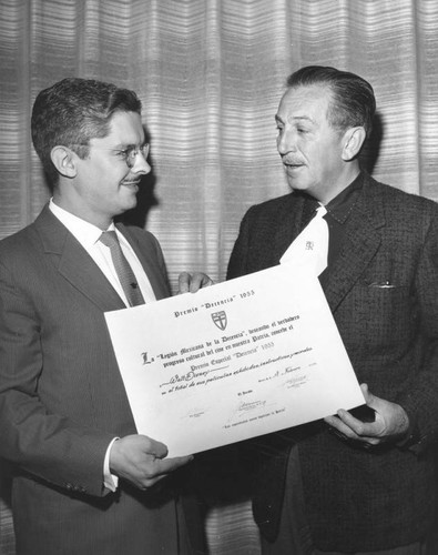 Walt Disney receives award