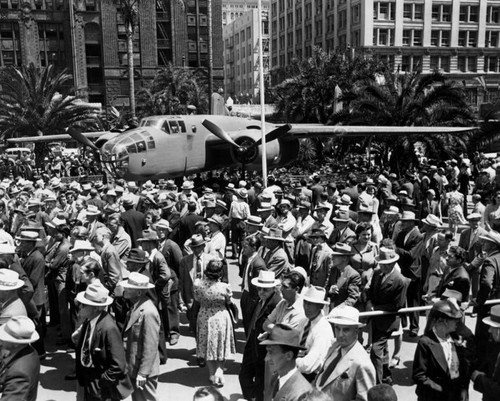 B-25 at Victory House, Pershing Square