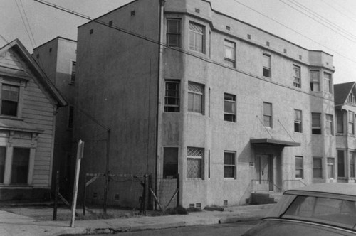 Bunker Hill Avenue residences