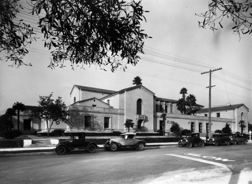 Pasadena Public Library, main entrance