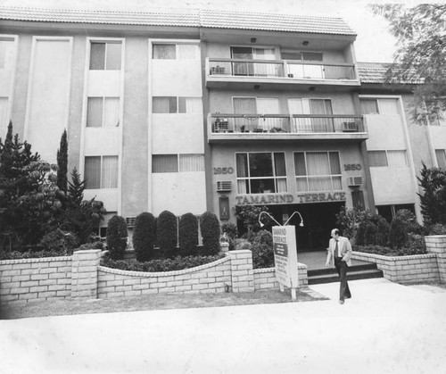 Hollywood apartment building