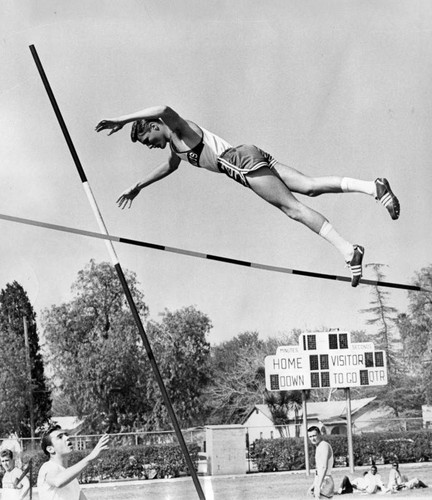 Ron Tingle looms as pole vault choice Friday