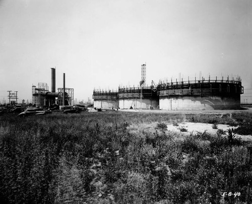 Round storage tanks under construction, a view