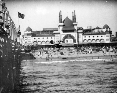 Diver in mid-air at Ocean Park