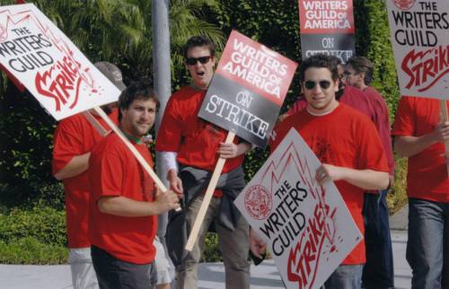 Picketers at Paramount Pictures 2007