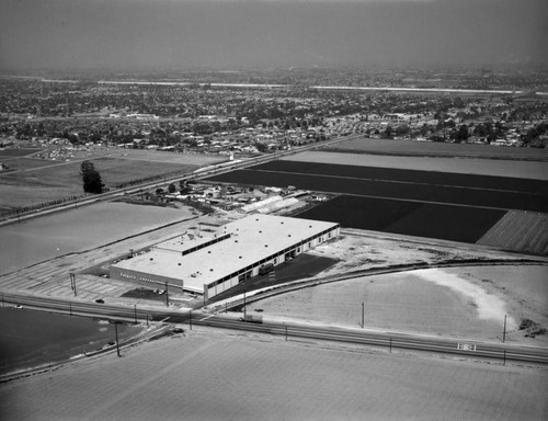 Santa Fe Avenue and Artesia Boulevard, looking east